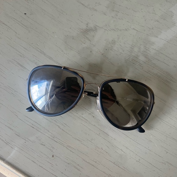 Burberry Sunglasses - Picture 10 of 11